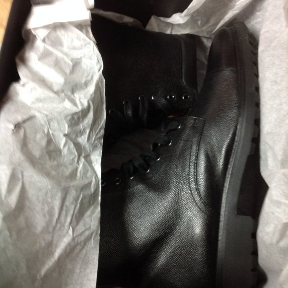 Bloomingdale's Men's Black Leather CapToe Boots - 11 -  New in Box - Picture 10 of 13